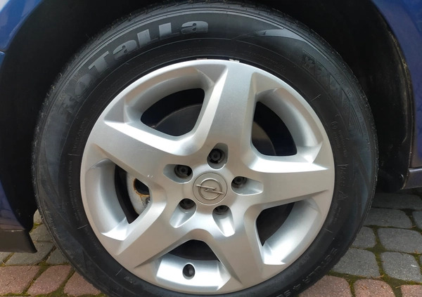 Opel Astra cena 14890 przebieg: 143800, rok produkcji 2008 z Wieliczka małe 529